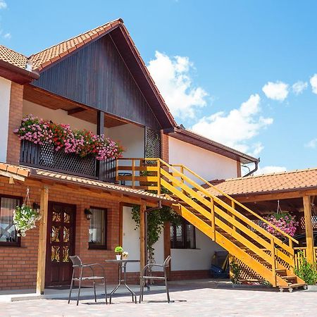 Casa Paveios Hotel Nagyvárad Kültér fotó