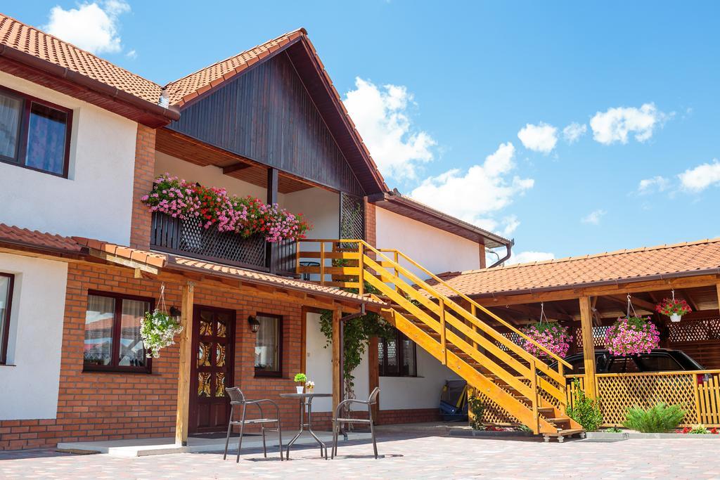 Casa Paveios Hotel Nagyvárad Kültér fotó