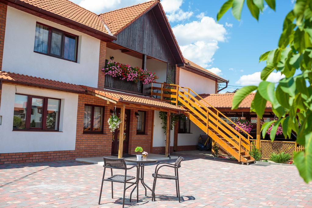 Casa Paveios Hotel Nagyvárad Kültér fotó