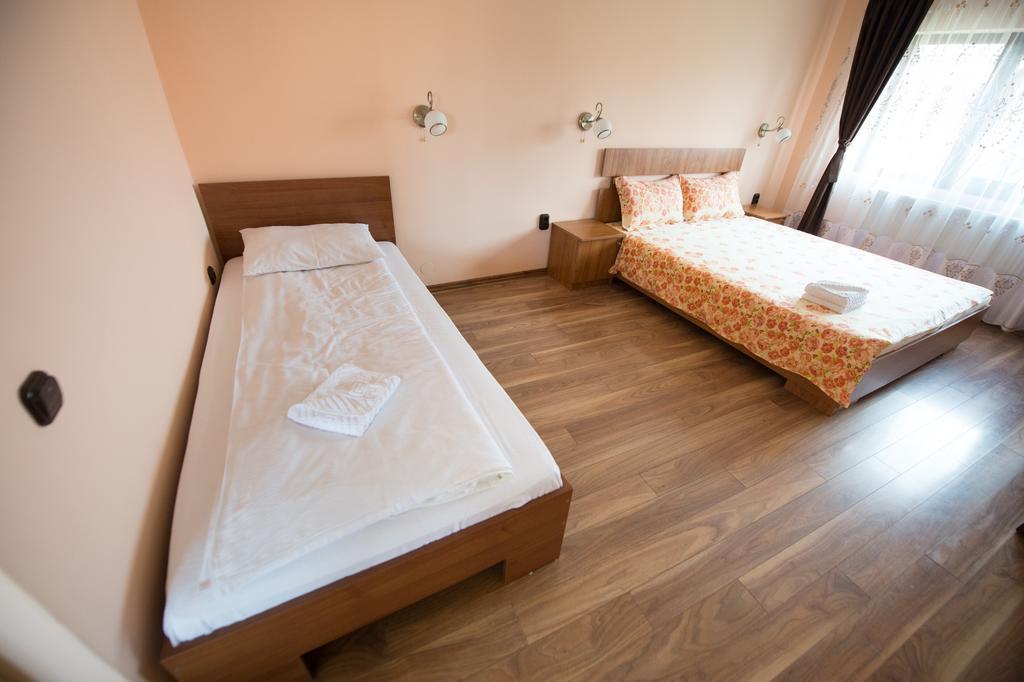 Casa Paveios Hotel Nagyvárad Kültér fotó