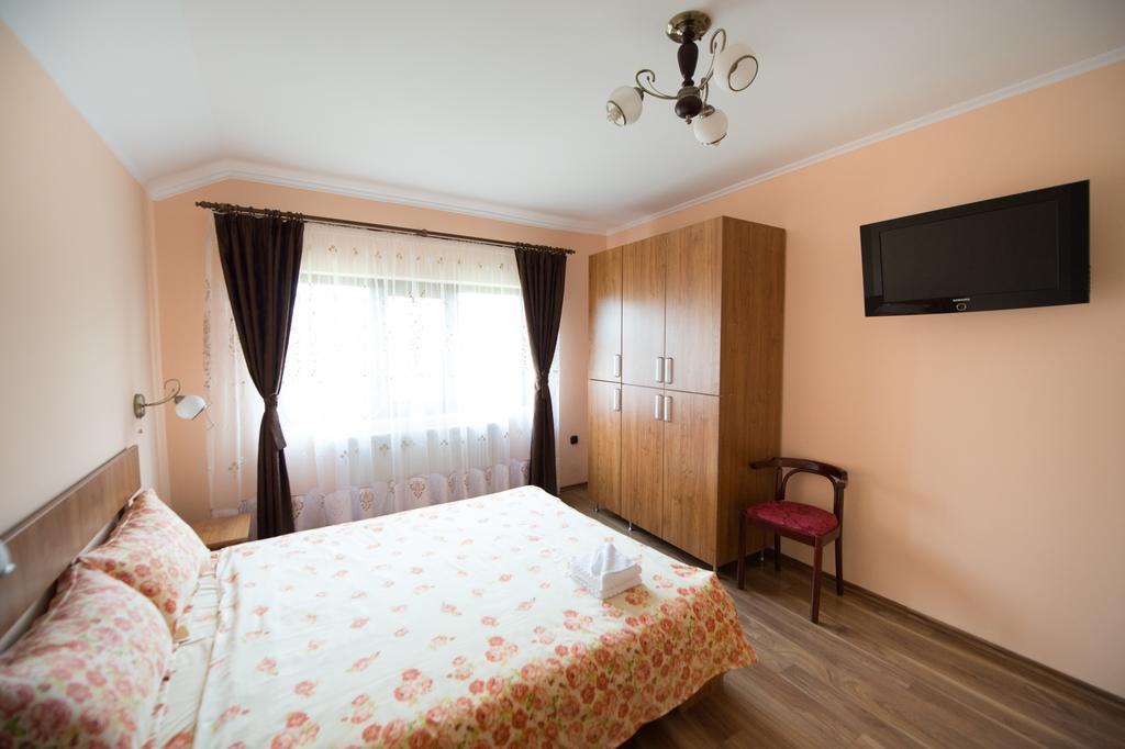 Casa Paveios Hotel Nagyvárad Kültér fotó