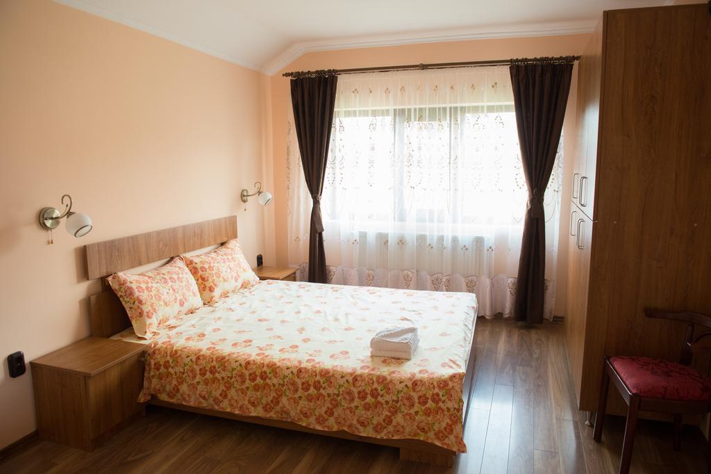 Casa Paveios Hotel Nagyvárad Kültér fotó